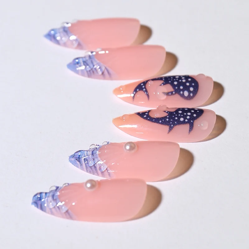 Künstlerische Ombre-Nageldesigns Karnz