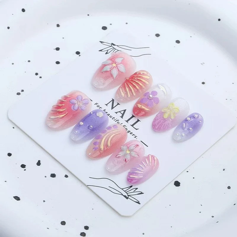 Künstlerische Floral Press-On Nagelkollektion Karnz