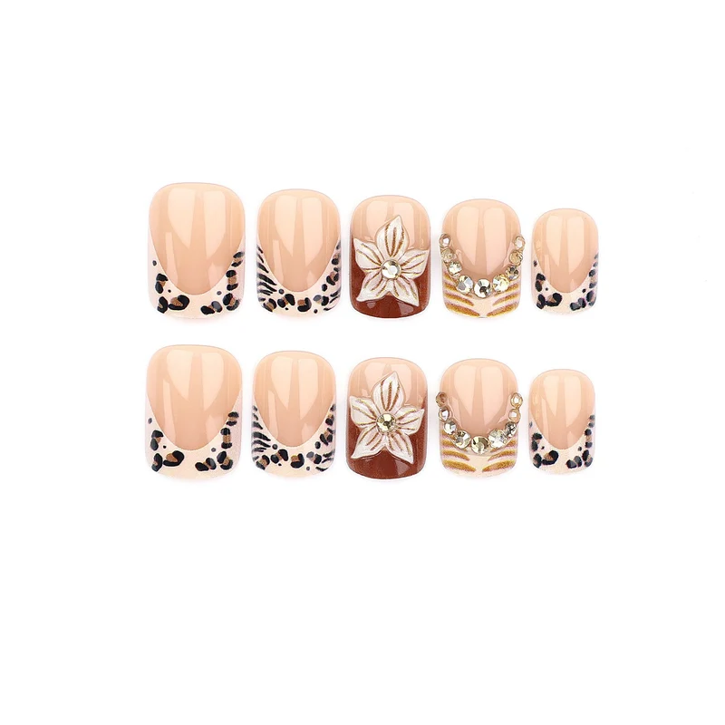 Künstlerisches blumeninspiriertes Press-On-Nagelset Karnz