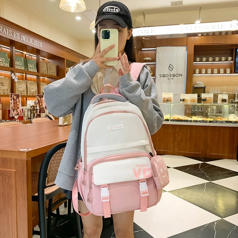 Stilvolle Mehrfach-Taschen-Rucksack Karnz