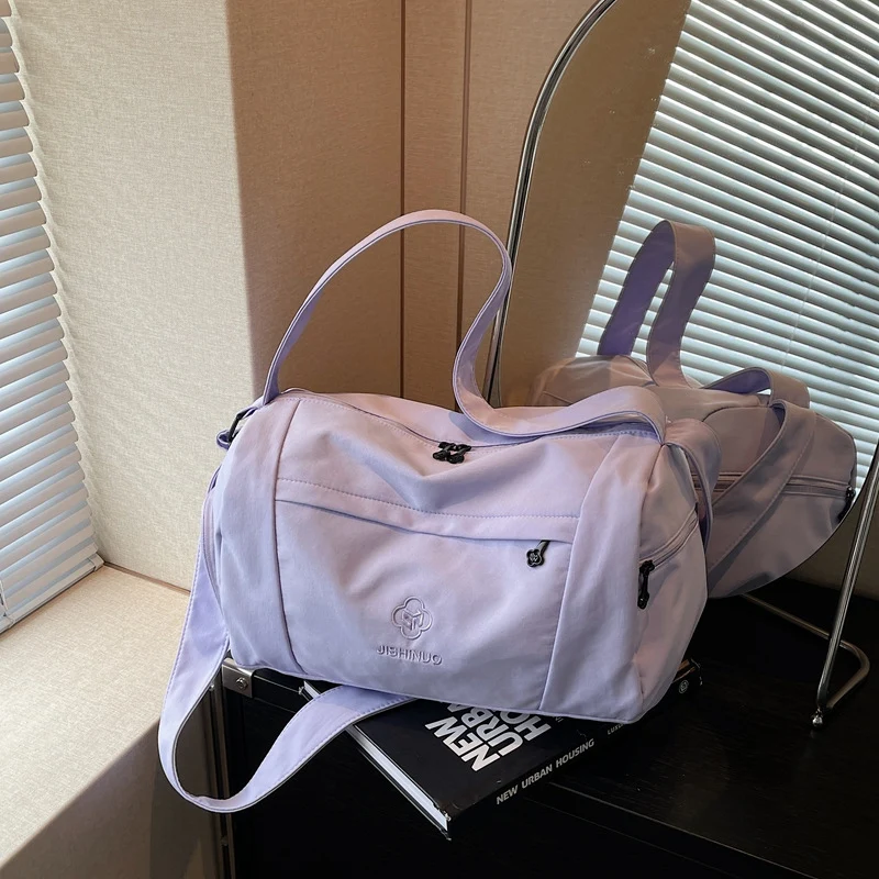 Stylische leichte Duffel Karnz