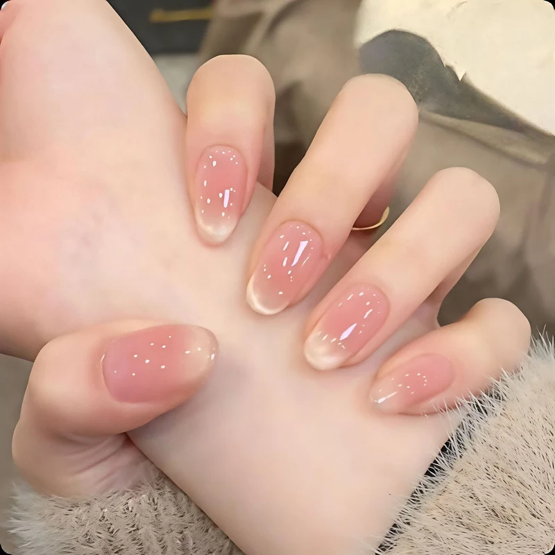 Künstlerische Nagelverlängerungen mit floralen Akzenten Karnz