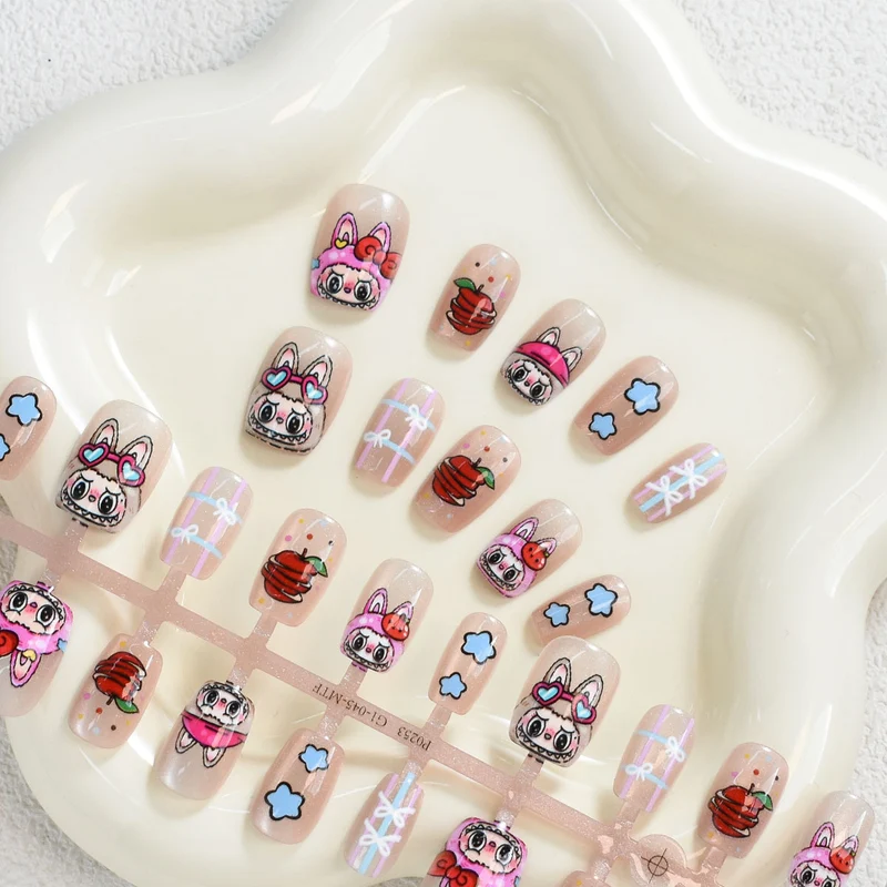 Verspielte Themen Press-On Nagelkunst Karnz