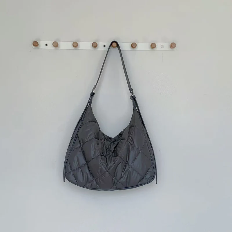 Gepolsterte Stepp-Schultertasche