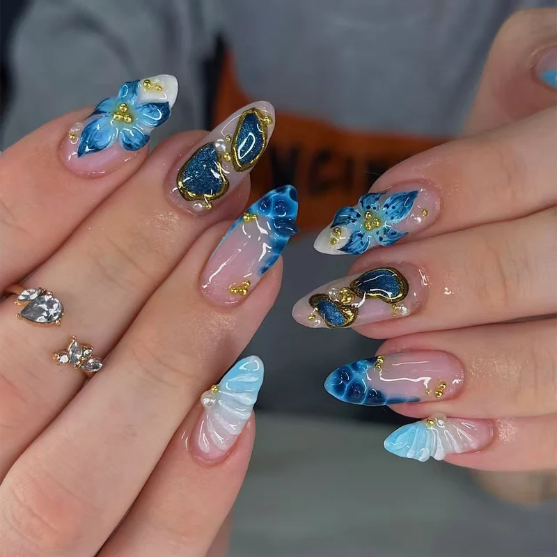 Blumenmuster Press-On Nagelkunst Karnz
