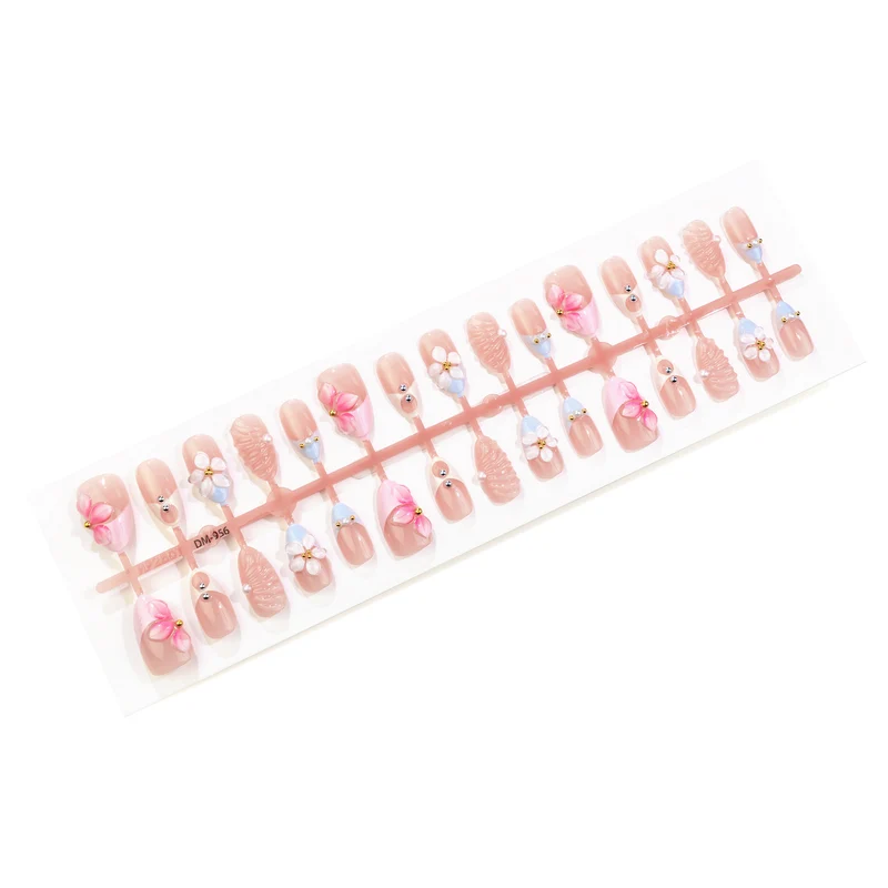 Blumenverstärktes Press-On Nagelkunstset Karnz