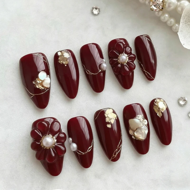 Blumenverzierte Press-On-Nagelset Karnz