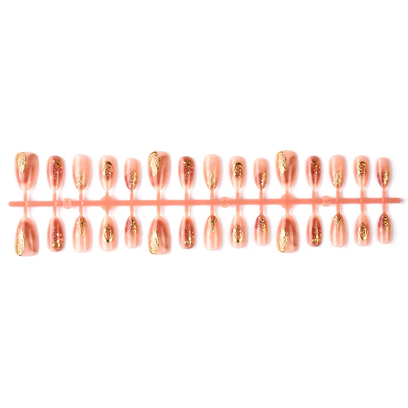 Elegantes Goldakzentiertes Press-On Nagelkunstset Karnz