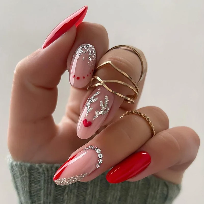Elegantes Glamouröses Press-On Nagelkunst Set Karnz