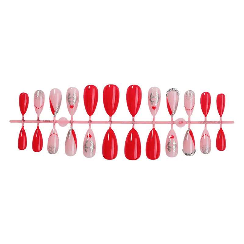 Elegantes Glamouröses Press-On Nagelkunst Set Karnz