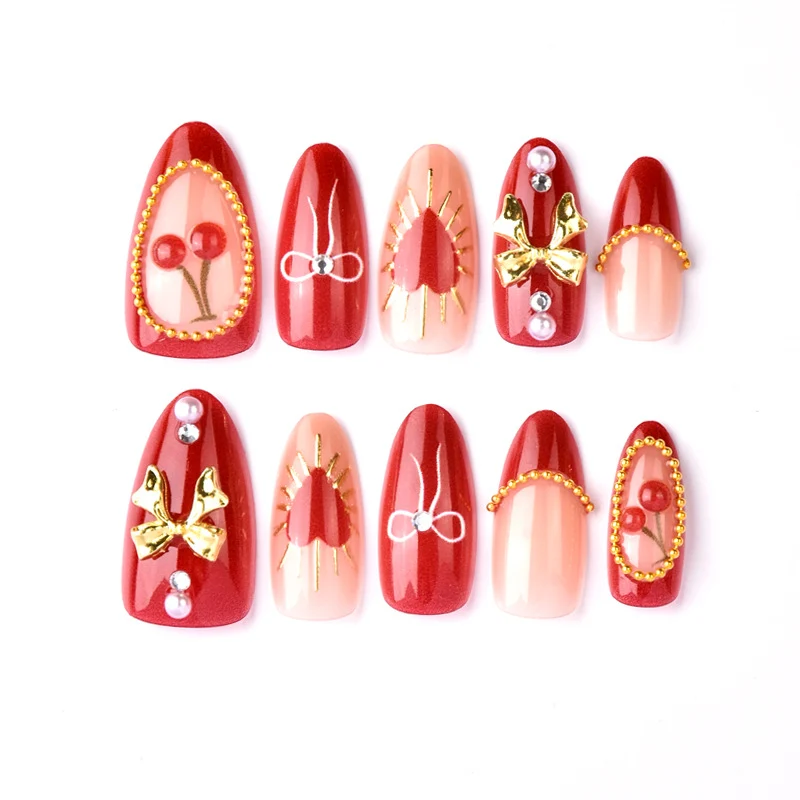Dekorative Herz- und Kirsch-Press-On-Nagelkunst Karnz