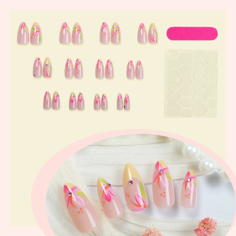 Elegantes Florales Nagelkunstset Karnz