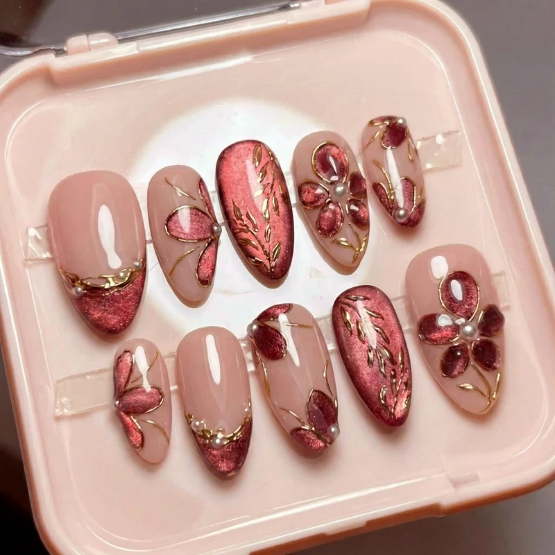 Elegantes florales verziertes Press-On-Nagelkunstset Karnz
