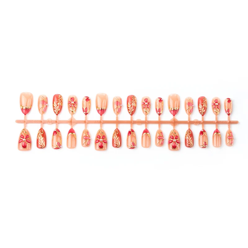 Elegantes florales verziertes Press-On-Nagelkunstset Karnz