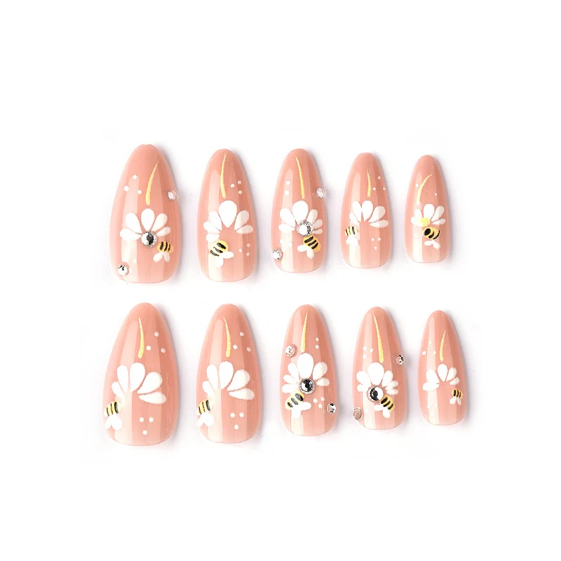 Dekoratives Floral- und Bienen-Press-On-Nagelkunst-Set Karnz