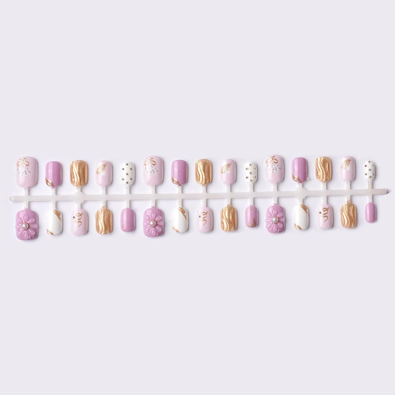 Floral und Perlen Dekorative Press-On Nagelkunst Set Karnz