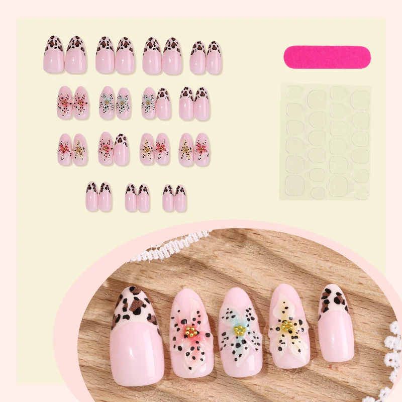 Künstlerisches Leoparden- und Blumen-Press-On-Nagelkunst-Set Karnz