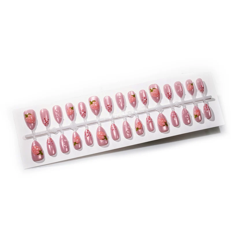 Künstlerische von Erdbeeren inspirierte Press-On Nagelkunst Karnz
