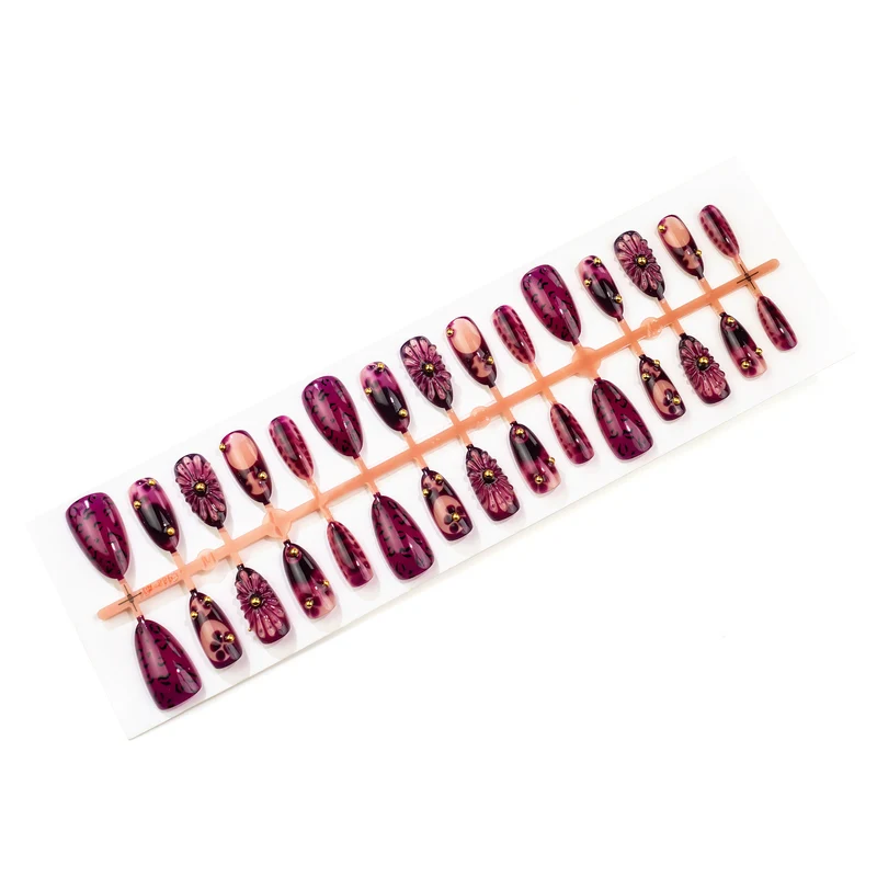 Künstlerisches Stiletto Press-On Nagelkunst-Set Karnz