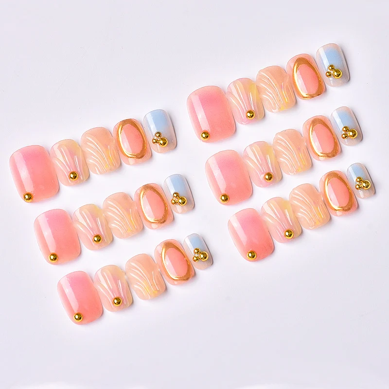 Elegantes dekoratives Press-On-Nagelkunst-Set Karnz