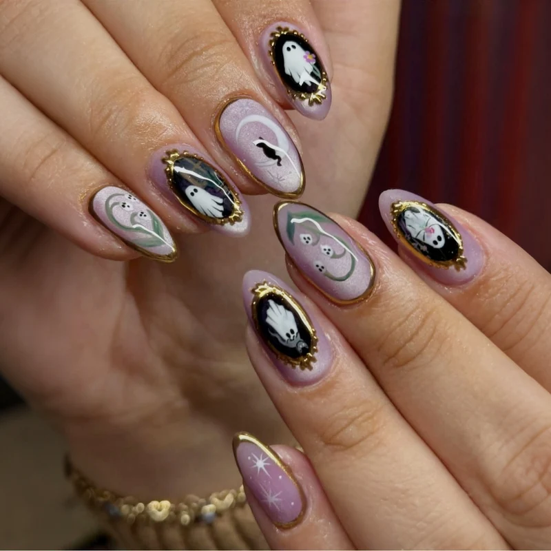 Künstlerische Halloween-Themen Press-On Nagelkunst Karnz