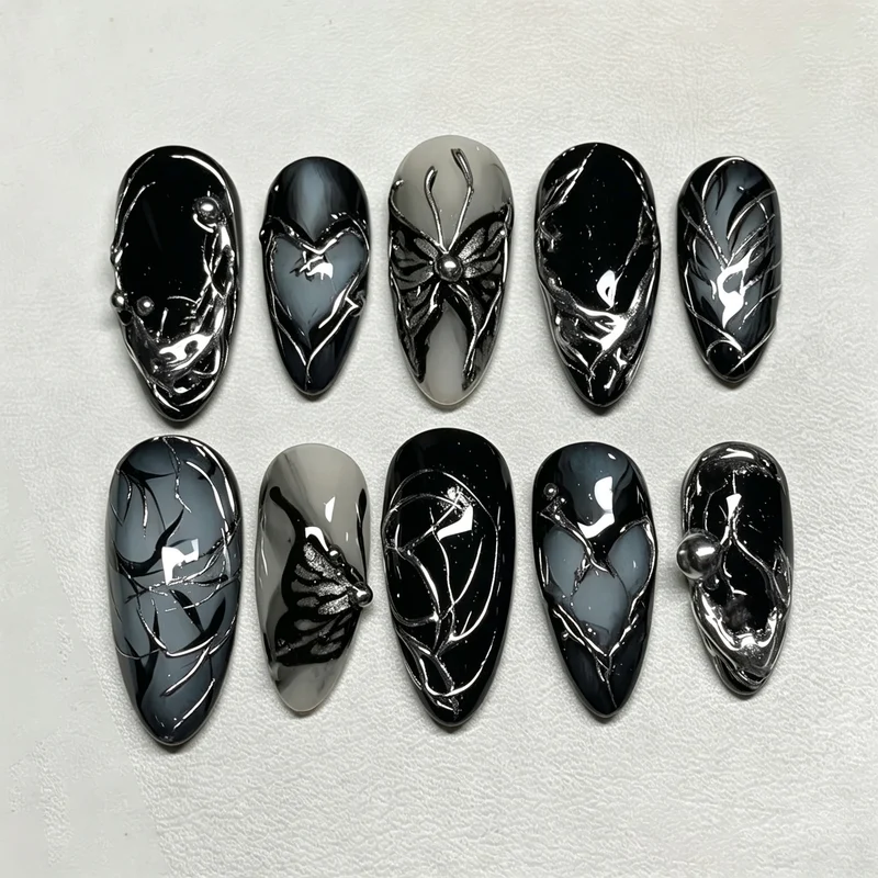 Künstlerisch von der Gotik inspirierte Press-On Nagel Set Karnz