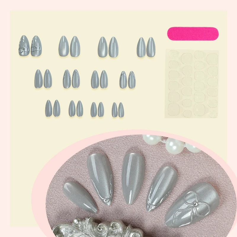 Elegante Stiletto Press-On Nagelkunst Karnz