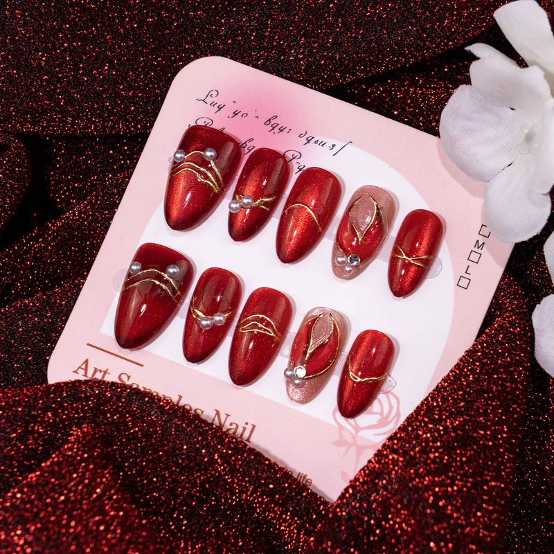 Dekoratives Press-On-Nagelkunst-Set mit Perlenakzenten Karnz