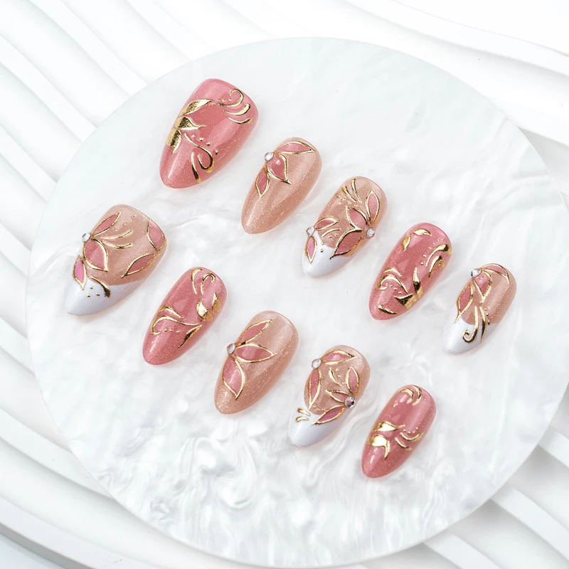Künstlerische goldene florale Druck-Nagelkunst Karnz