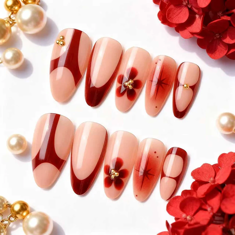 Künstlerisches Gel-Nagelkunst-Set mit eleganten goldenen Akzenten Karnz