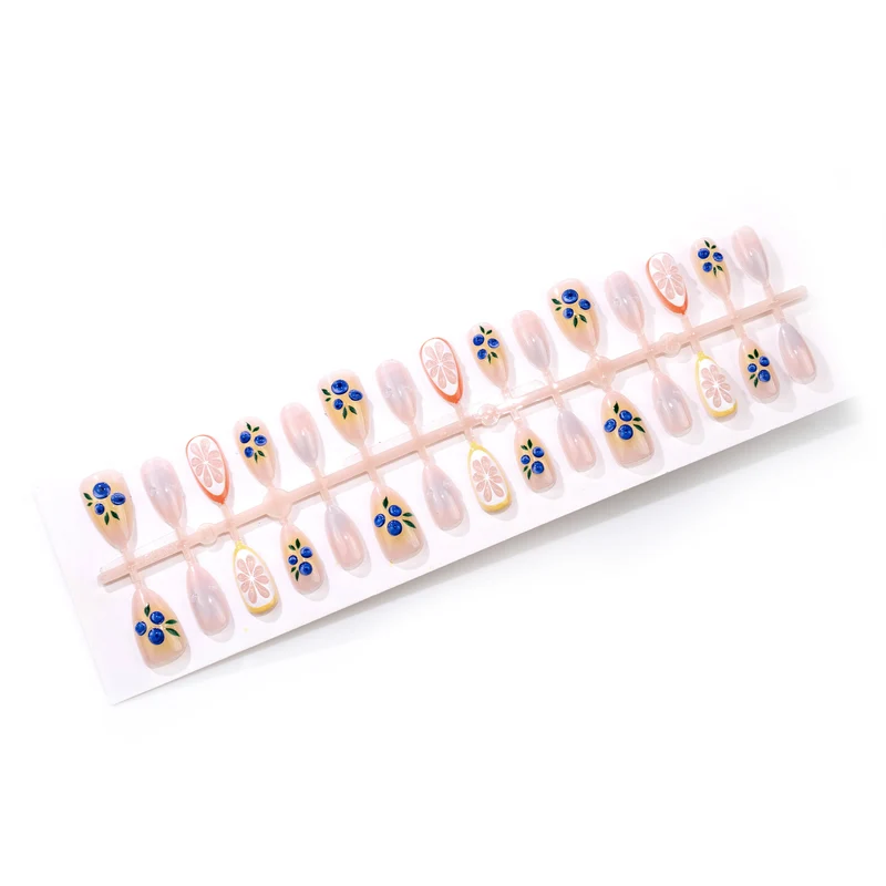 Künstlerisches, von Früchten inspiriertes Press-On-Nagelset Karnz