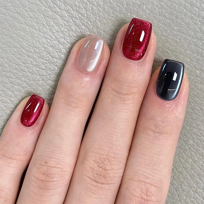 Elegantes Press-On Nail Art Set mit glitzernden Designs Karnz