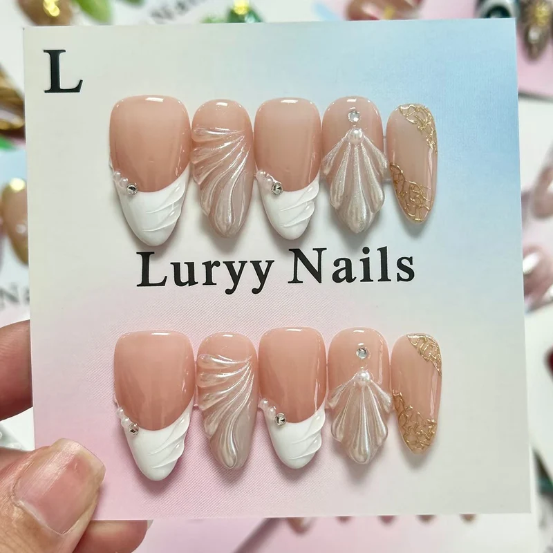Chic Press-On Nail Art Set mit elegantem Design Karnz