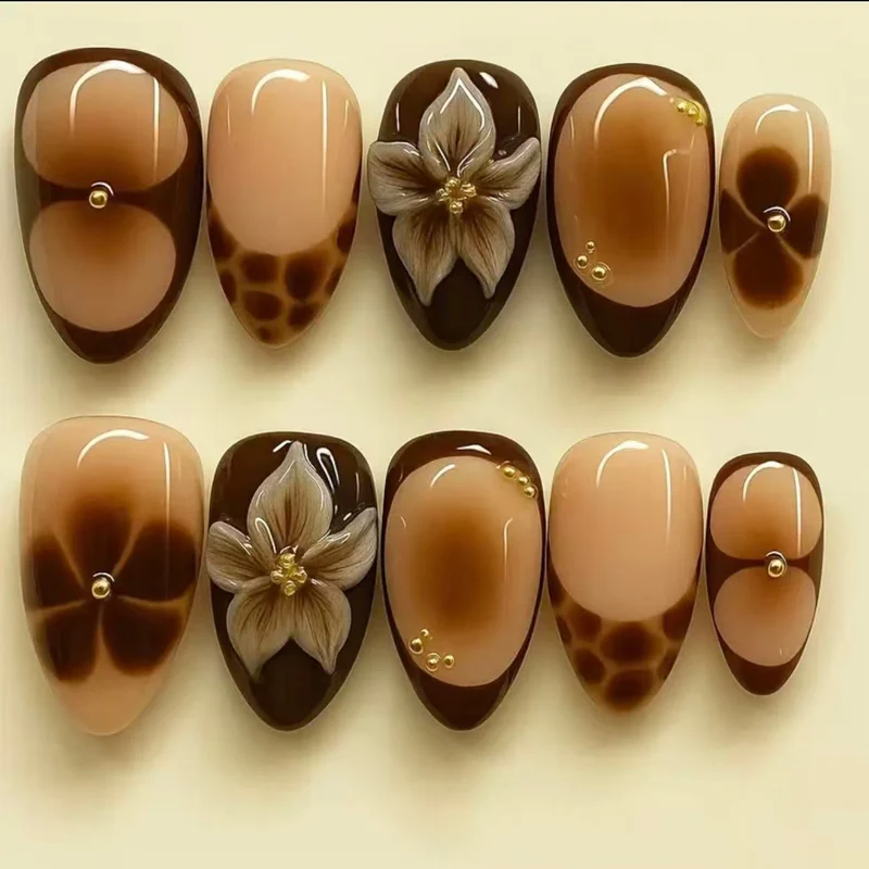 Elegante von der Natur inspirierte Press-On Nagelkunst Karnz