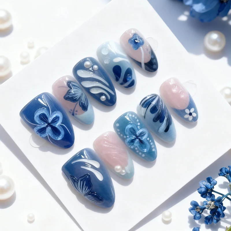 Künstlerisches florales Press-On-Nagelkunst-Set mit Perlenakzenten Karnz