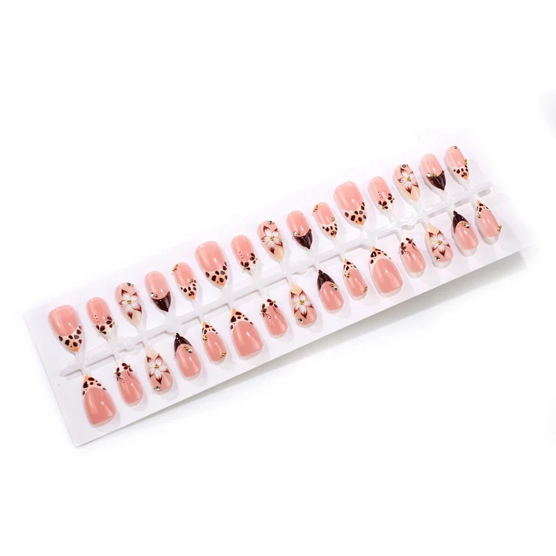 Künstlerisches Blumendesign Press-On Nagelkunst-Set mit Marienkäferdesign Karnz