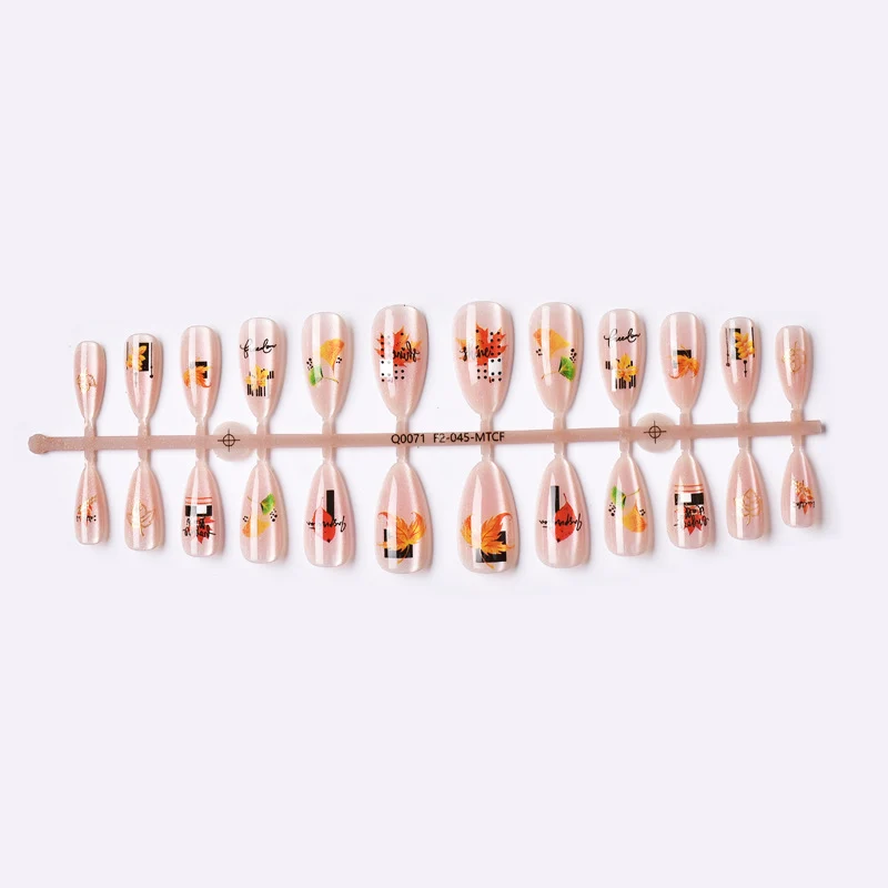 Herbst-inspiriertes Künstlerisches Press-On Nagelkunst-Set Karnz