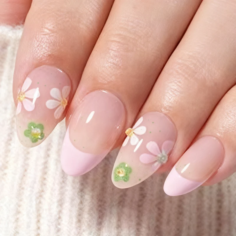 Künstlerisches, mit Blumen verziertes Press-On Nagelset Karnz