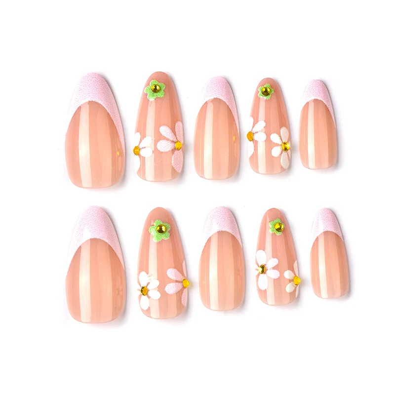 Künstlerisches, mit Blumen verziertes Press-On Nagelset Karnz