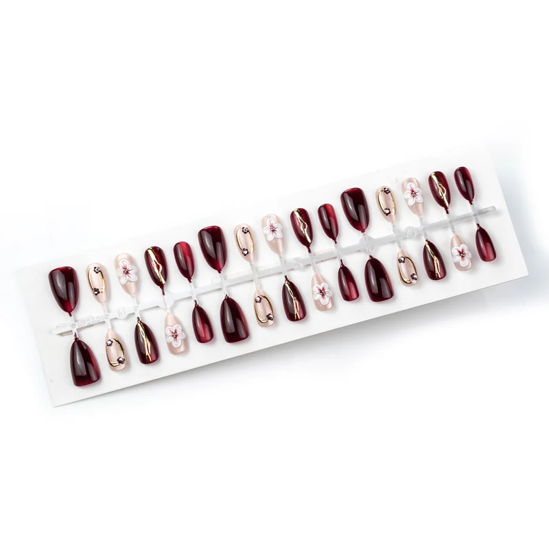 Künstlerisches floral verziertes Press-On-Nagelset Karnz