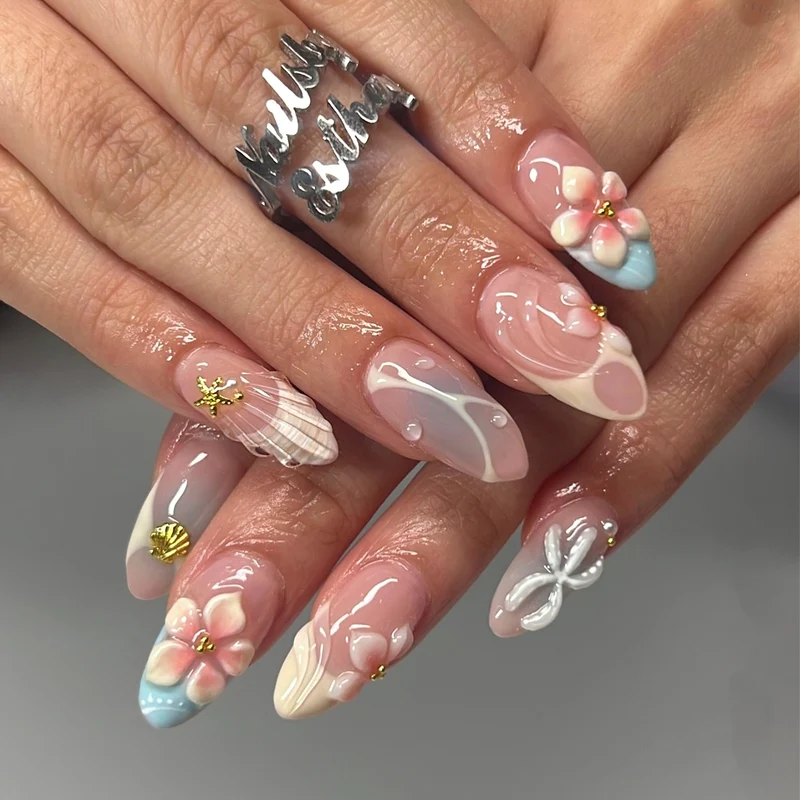 Künstlerisches Floral Verziertes Press-On Nail Art Set Karnz