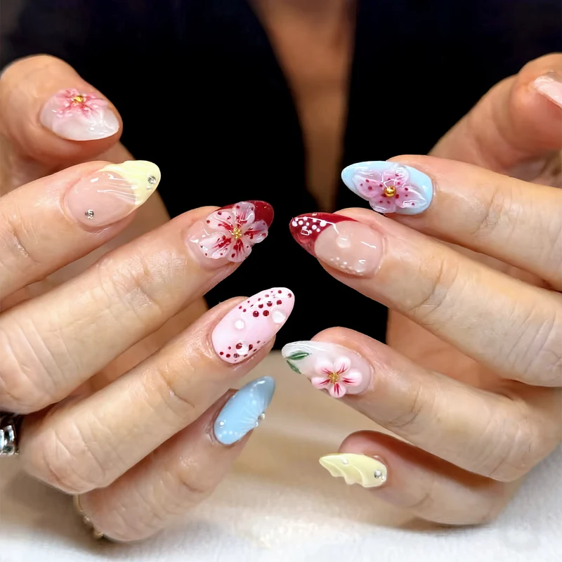 Künstlerische florale detaillierte Press-On Nagelkunst Karnz