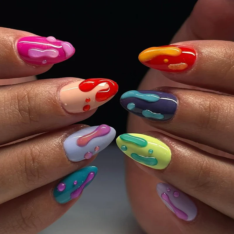 Künstlerisch Tropf-inspiriertes Press-On Nageldesign Karnz