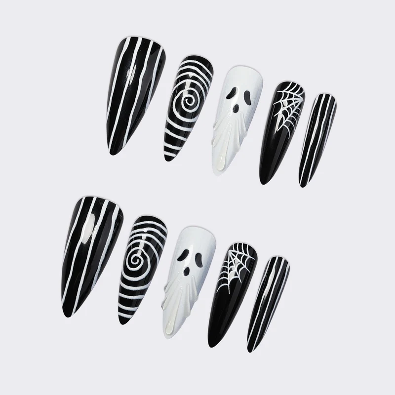 Kunstnagelset mit gruseligen Halloween-Motiven Karnz