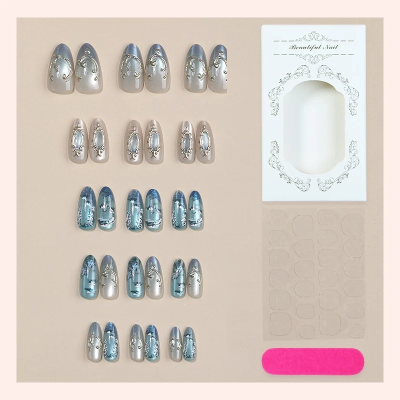 Luxus Kunstnagelset mit eleganten Glitzer- und 3D-Elementen Karnz