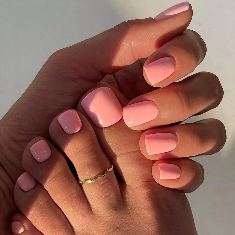Kunstnail Set mit eleganten French-Spitzen Karnz
