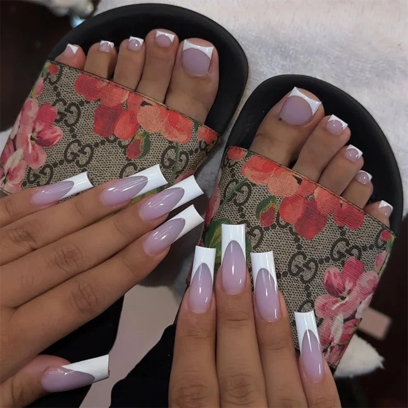 Kunstnail Set mit eleganten French-Spitzen Karnz