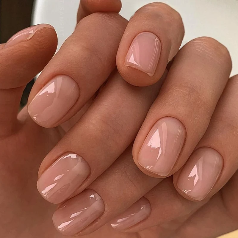 Kunstnagelset mit natürlichem Look und perfekter Passform Karnz