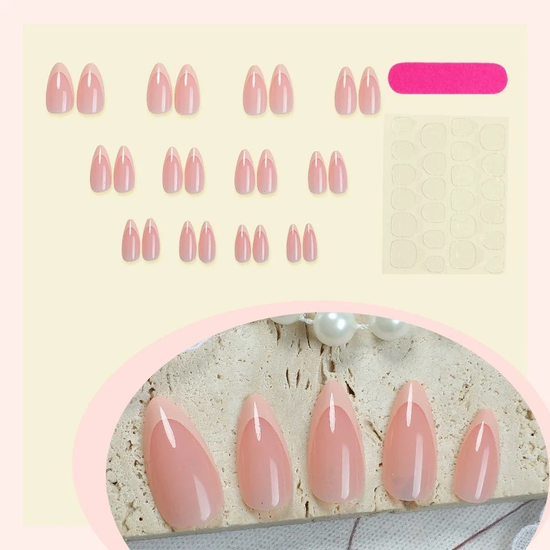 Kunstnagelset mit natürlichem Look Karnz