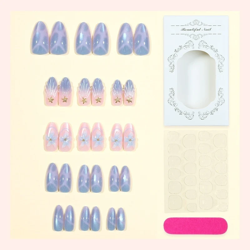 Kunstnagelset mit Glitzer- und Blumenmotiven Karnz